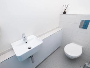 Pronájem obchodního prostoru, Praha - Stodůlky, Petržílkova, 13 m2