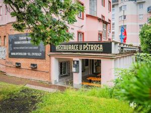 Pronájem restaurace, Praha - Strašnice, Gutova, 301 m2