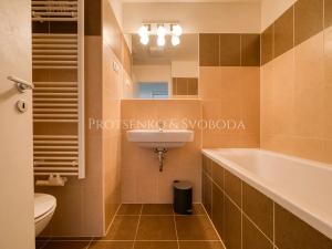 Pronájem bytu 2+kk, Praha - Vysočany, Za Krejcárkem, 49 m2