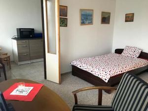 Pronájem bytu 1+1, Praha - Lhotka, Jílovská, 45 m2