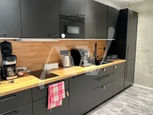 Pronájem kanceláře, Praha - Holešovice, Dělnická, 441 m2