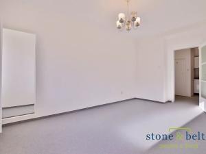 Pronájem bytu 1+kk, Praha - Smíchov, Holečkova, 25 m2