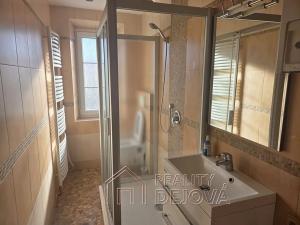 Pronájem bytu 2+kk, Krnov, Seifertova, 58 m2