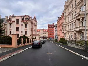 Prodej bytu 3+1, Karlovy Vary, Svahová, 98 m2