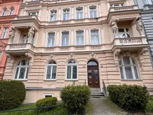 Prodej bytu 3+1, Karlovy Vary, Svahová, 98 m2