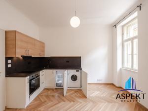 Pronájem bytu 1+kk, Praha - Bubeneč, Keramická, 25 m2