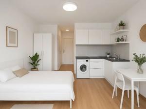 Pronájem bytu 1+kk, Praha - Strašnice, 17 m2