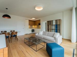 Pronájem bytu 2+kk, Praha - Smíchov, Holečkova, 78 m2