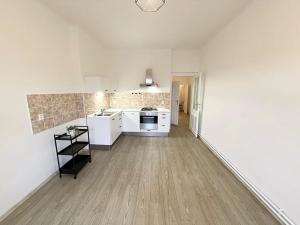 Pronájem bytu 3+1, Praha - Strašnice, Nad vodovodem, 105 m2