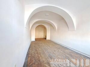 Pronájem obchodního prostoru, Plzeň, náměstí Republiky, 78 m2