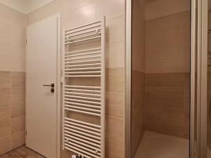 Pronájem bytu 2+kk, Praha - Holešovice, Na Maninách, 46 m2