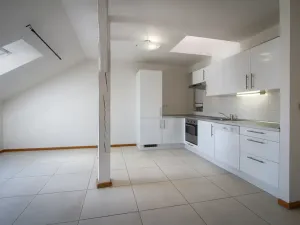 Pronájem bytu 2+kk, Praha - Holešovice, Komunardů, 55 m2