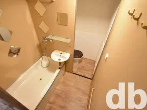 Pronájem bytu 1+kk, Karlovy Vary, Kpt. Nálepky, 20 m2