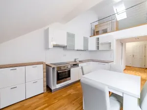 Pronájem bytu 3+kk, Praha - Nové Město, Trojická, 72 m2