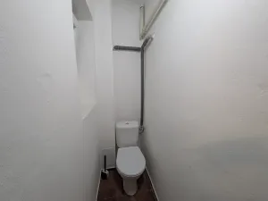 Pronájem výrobních prostor, Praha - Bubeneč, Sochařská, 37 m2