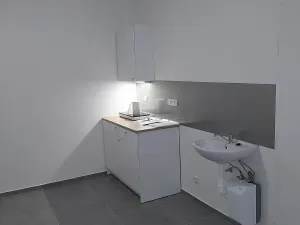 Pronájem obchodního prostoru, Praha - Holešovice, Františka Křížka, 90 m2