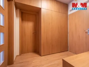 Pronájem bytu 1+kk, Plzeň - Doubravka, Dílenská, 45 m2