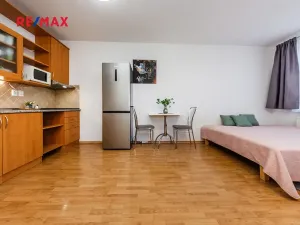 Pronájem bytu 1+kk, Praha - Suchdol, Internacionální, 41 m2