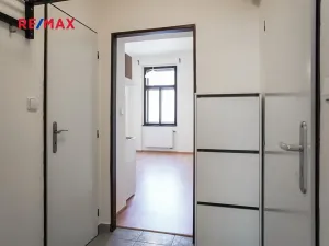 Pronájem bytu 1+1, Praha - Vinohrady, Velehradská, 40 m2