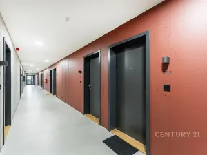 Pronájem bytu 1+kk, Praha, Kolbenova, 33 m2