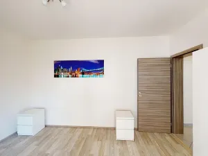 Pronájem bytu 2+kk, Praha - Holešovice, Na Maninách, 65 m2