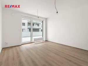 Prodej bytu 2+kk, Praha - Prosek, Čakovická, 43 m2