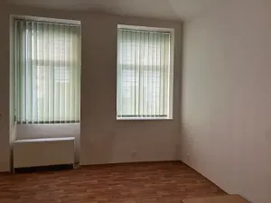 Pronájem kanceláře, Praha - Holešovice, Kamenická, 49 m2