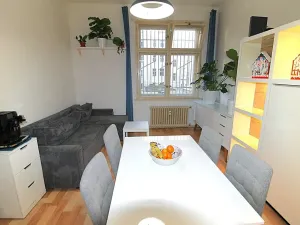 Pronájem bytu 2+kk, Praha - Holešovice, Veverkova, 50 m2