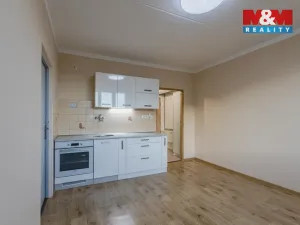 Prodej bytu 1+1, Klatovy - Klatovy III, Pod Hůrkou, 36 m2