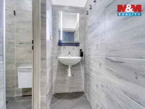 Prodej obchodního prostoru, Stružná, 216 m2