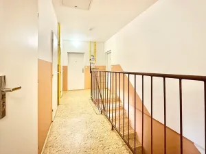 Pronájem bytu 1+1, Odolena Voda, Náměstí Vítězslava Hálka, 37 m2