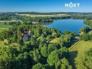 Prodej komerční nemovitosti, Buzice, 1800 m2