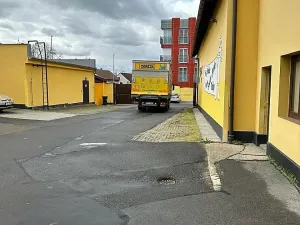 Pronájem skladu, Praha, Libušská, 1900 m2