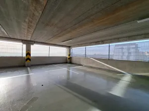 Pronájem garážového stání, Praha - Černý Most, Bryksova, 12 m2