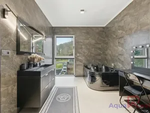 Prodej rodinného domu, Karlovy Vary, 180 m2