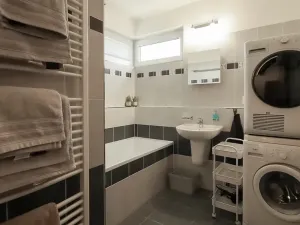 Pronájem bytu 2+kk, Praha - Horní Měcholupy, Hornoměcholupská, 60 m2