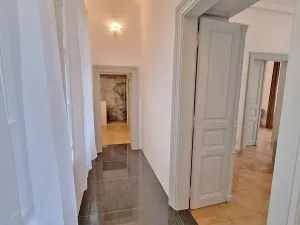 Pronájem bytu 3+1, Praha - Nové Město, Jungmannovo náměstí, 129 m2