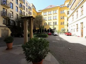 Pronájem kanceláře, Praha - Smíchov, Štefánikova, 63 m2