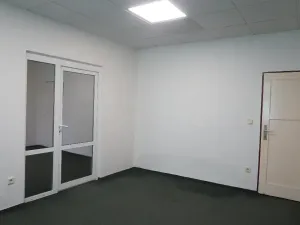 Pronájem kanceláře, Hradec Králové, Bieblova, 35 m2