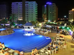 Prodej bytu 3+1, Trikomo, Kypr, 120 m2