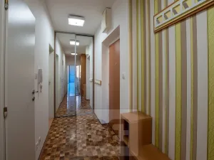 Pronájem bytu 2+kk, Praha - Troja, Hnězdenská, 52 m2