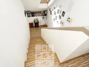 Prodej vícegeneračního domu, Praha - Štěrboholy, Pod areálem, 333 m2