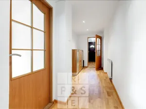 Prodej vícegeneračního domu, Praha - Štěrboholy, Pod areálem, 333 m2