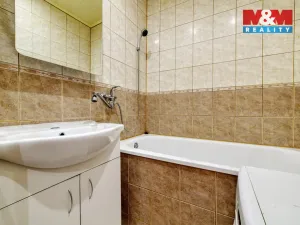 Pronájem bytu 1+1, Cheb, Osvobození, 35 m2