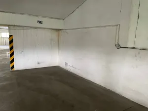 Pronájem garážového stání, Brno, Voroněžská, 14 m2