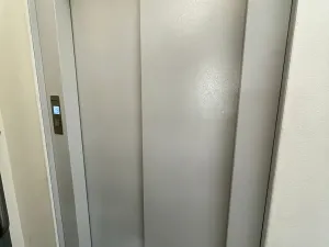 Pronájem garážového stání, Brno, Voroněžská, 14 m2