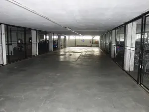 Pronájem garážového stání, Brno, Loosova, 13 m2