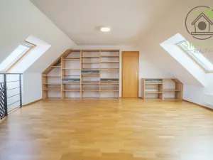 Prodej bytu 3+1, Praha - Suchdol, Brandejsovo náměstí, 116 m2