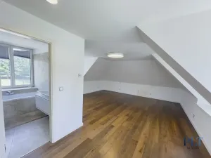 Pronájem vily, Babice, Starobabická, 728 m2