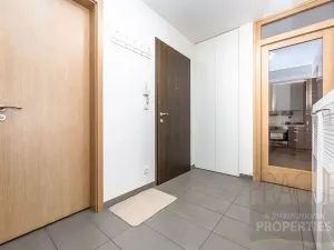 Prodej bytu 3+kk, Praha - Radlice, U Dívčích hradů, 89 m2